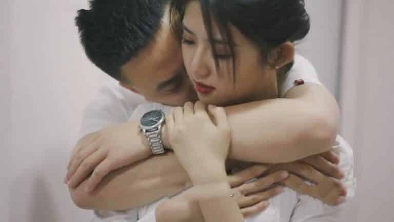dit-em-gai-gian-chong-luc-nua-dem-di-dao