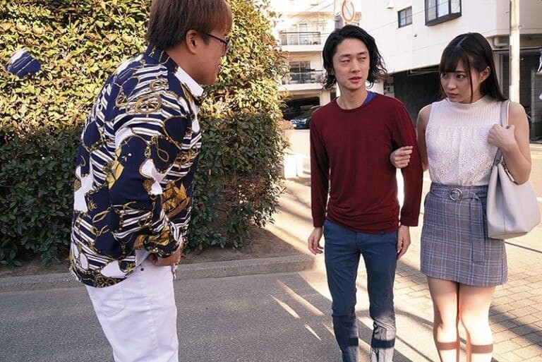 ten-bien-thai-hang-xom-len-du-co-vo-vu-to-akari-mitani