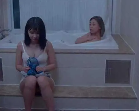 Chị Em - Ký Ức Dòng Sông